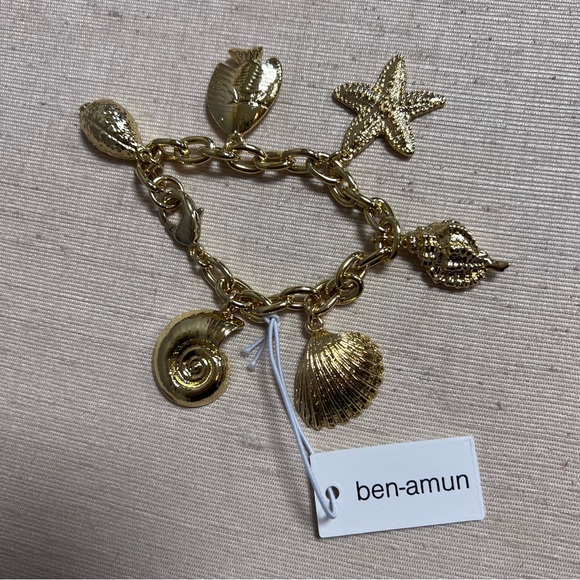 Ben-Amun 24 Karat Gold Tone Plated Seashells Charm Bracelet NWT